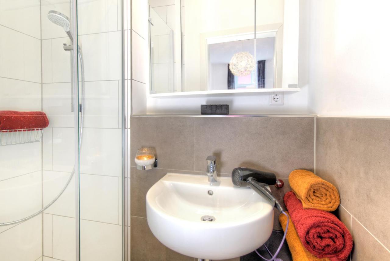 Altbaucharme In Der Stadtmitte Apartment Карлсруе Екстериор снимка