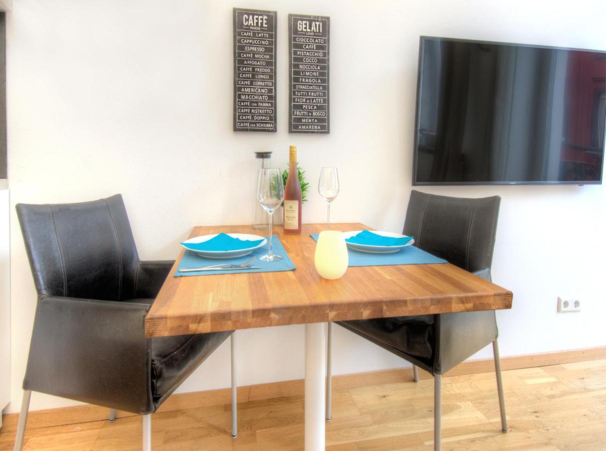 Altbaucharme In Der Stadtmitte Apartment Карлсруе Екстериор снимка